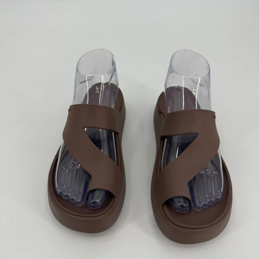 CROCS brooklyn flip